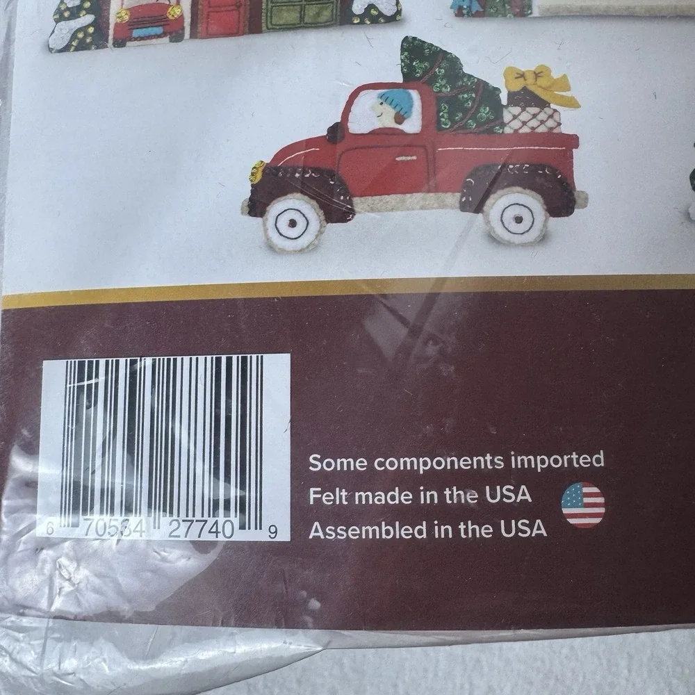 Merry Stockings MS10-059 2023 Edition Mantel Series: Classic Village 5 Piece Kit